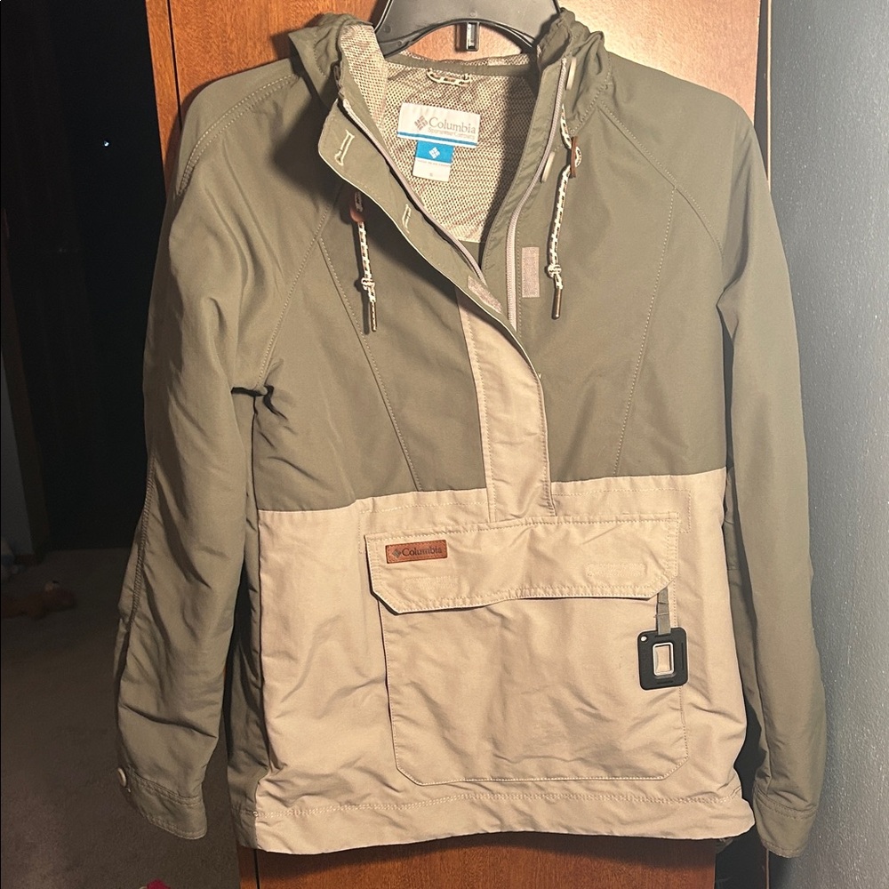 Columbia South Canyon Creek Anorak Green and Beige Jacket - Size Small